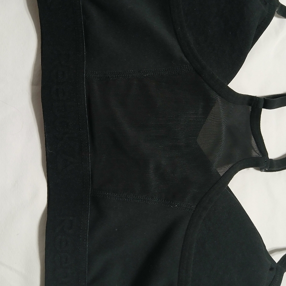 Reebok Women's Black Sports Bra‎ - Picture 7 of 9